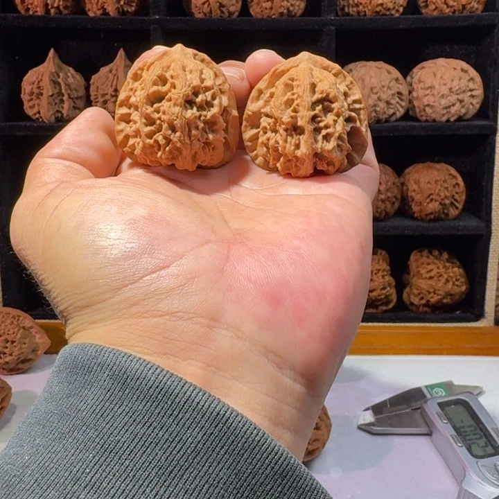 吊坠文玩核桃42梨木台