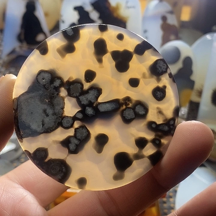 未镶嵌颈饰玛瑙/玉髓梦**裳