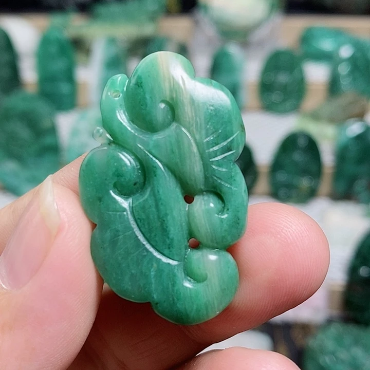 未镶嵌独山玉颈饰