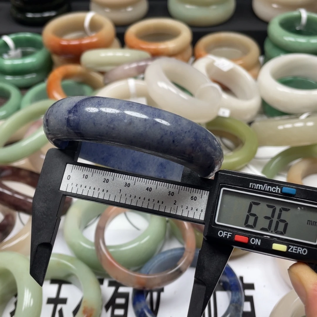 未镶嵌手镯石英质玉