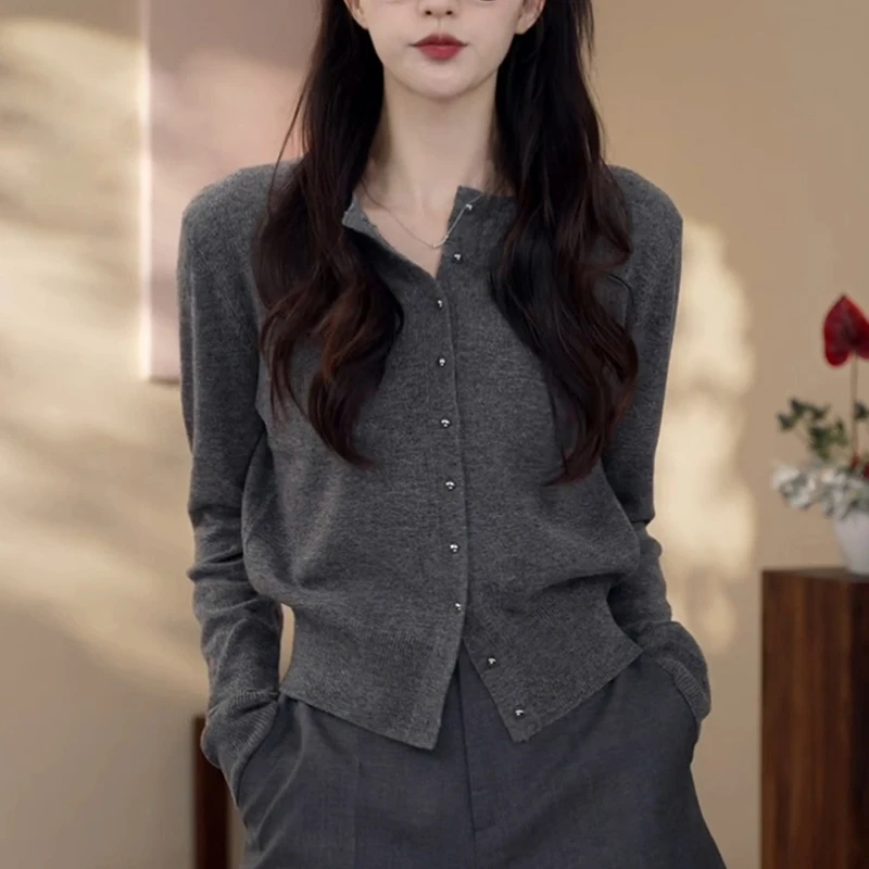 2025秋冬季新款女灰色毛衣慵懒高级感洋气减龄针织开衫外套上衣