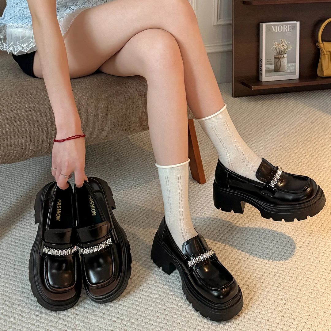 贾不假乐福鞋女2025新款夏季复古水钻配裙子高级感粗跟韩系小皮鞋