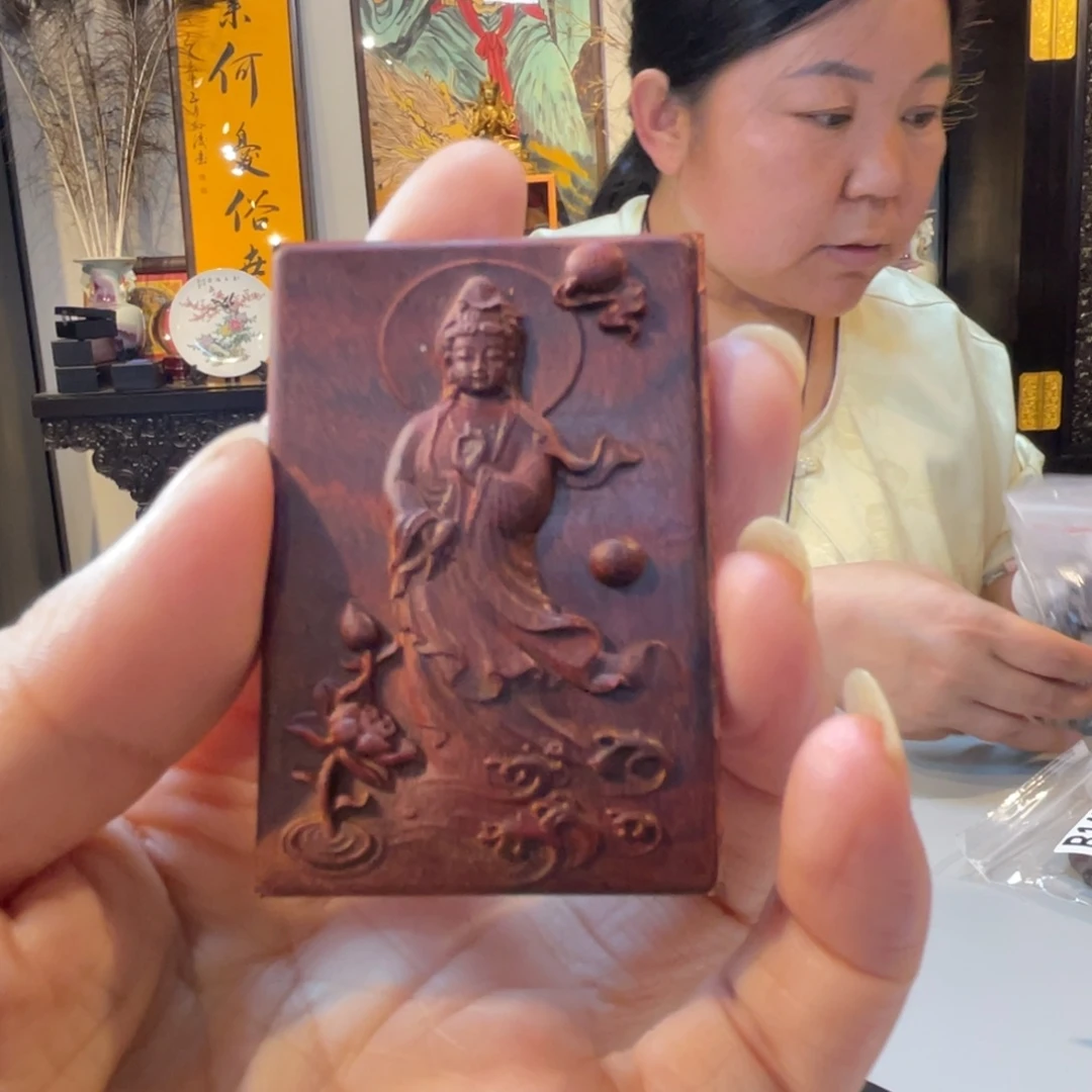 檀香紫檀（小叶紫檀）站观音