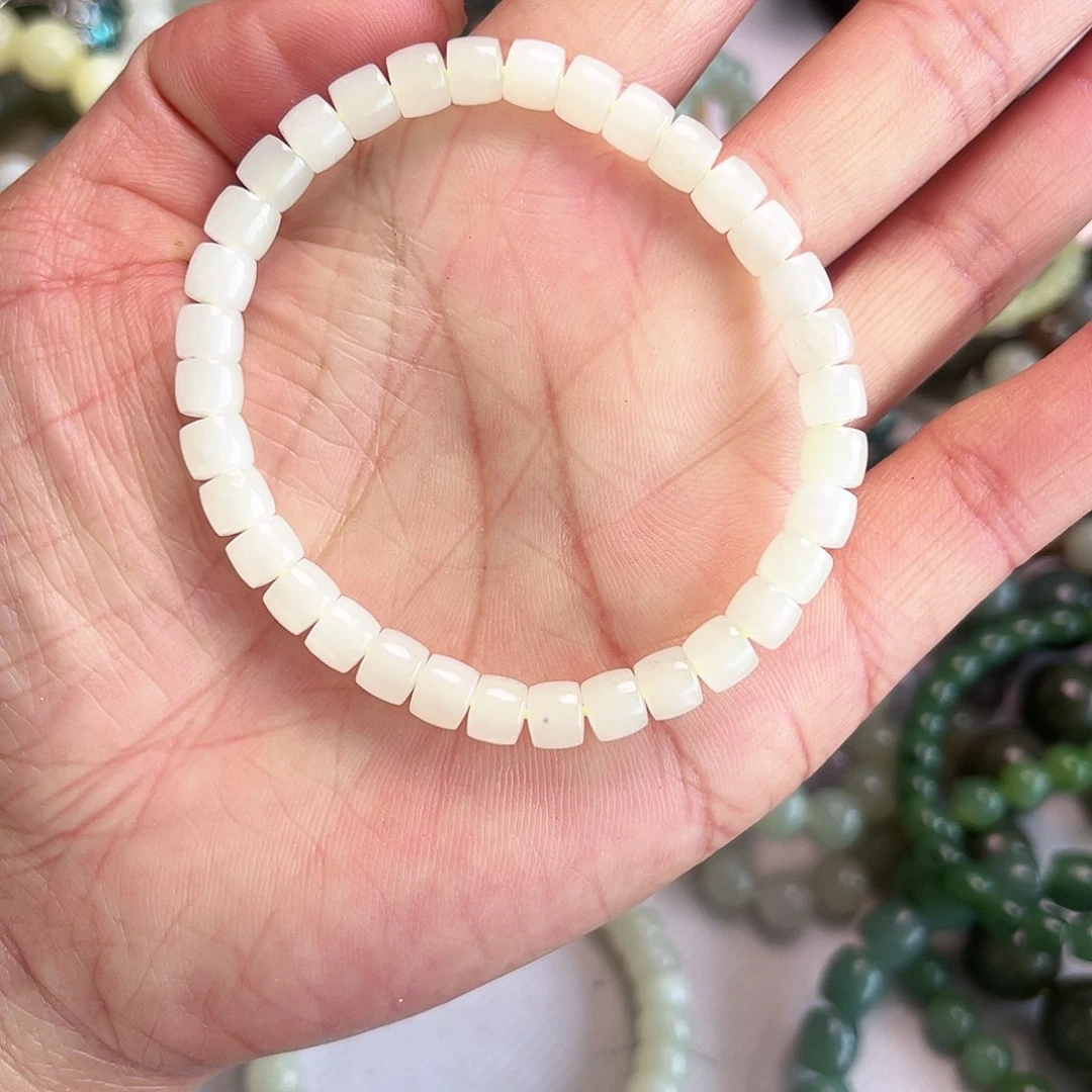 和田玉手链未镶嵌小**世和田玉手链