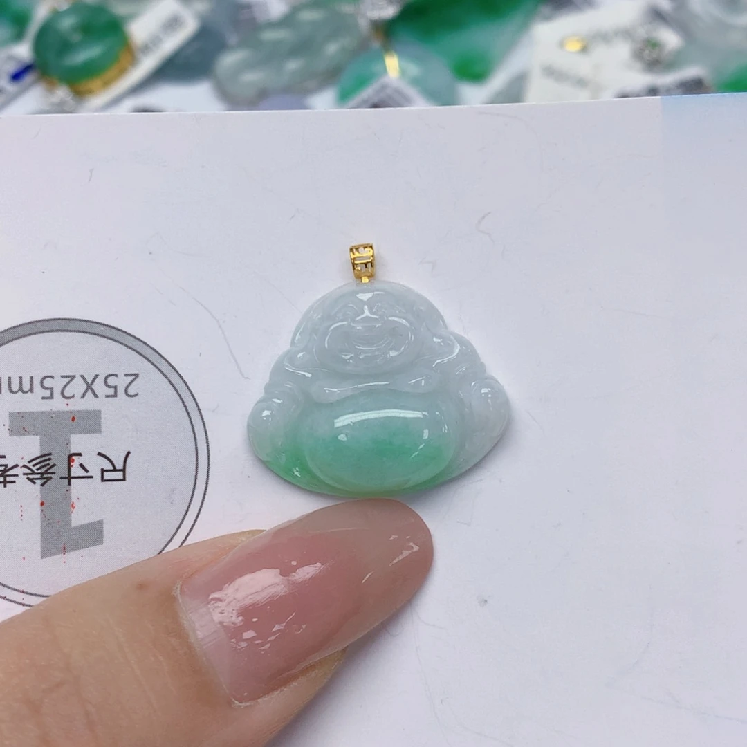 颈饰18K金镶嵌翡翠