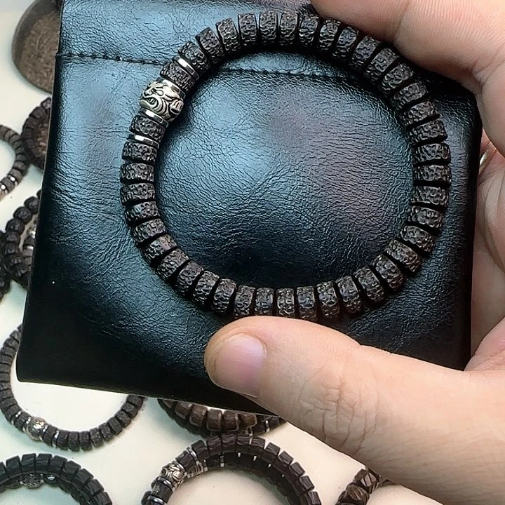 【闪购商品】椰蒂手串85耶噶吞金兽