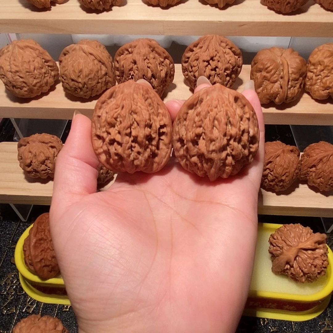 核桃文玩麦虎原皮原色