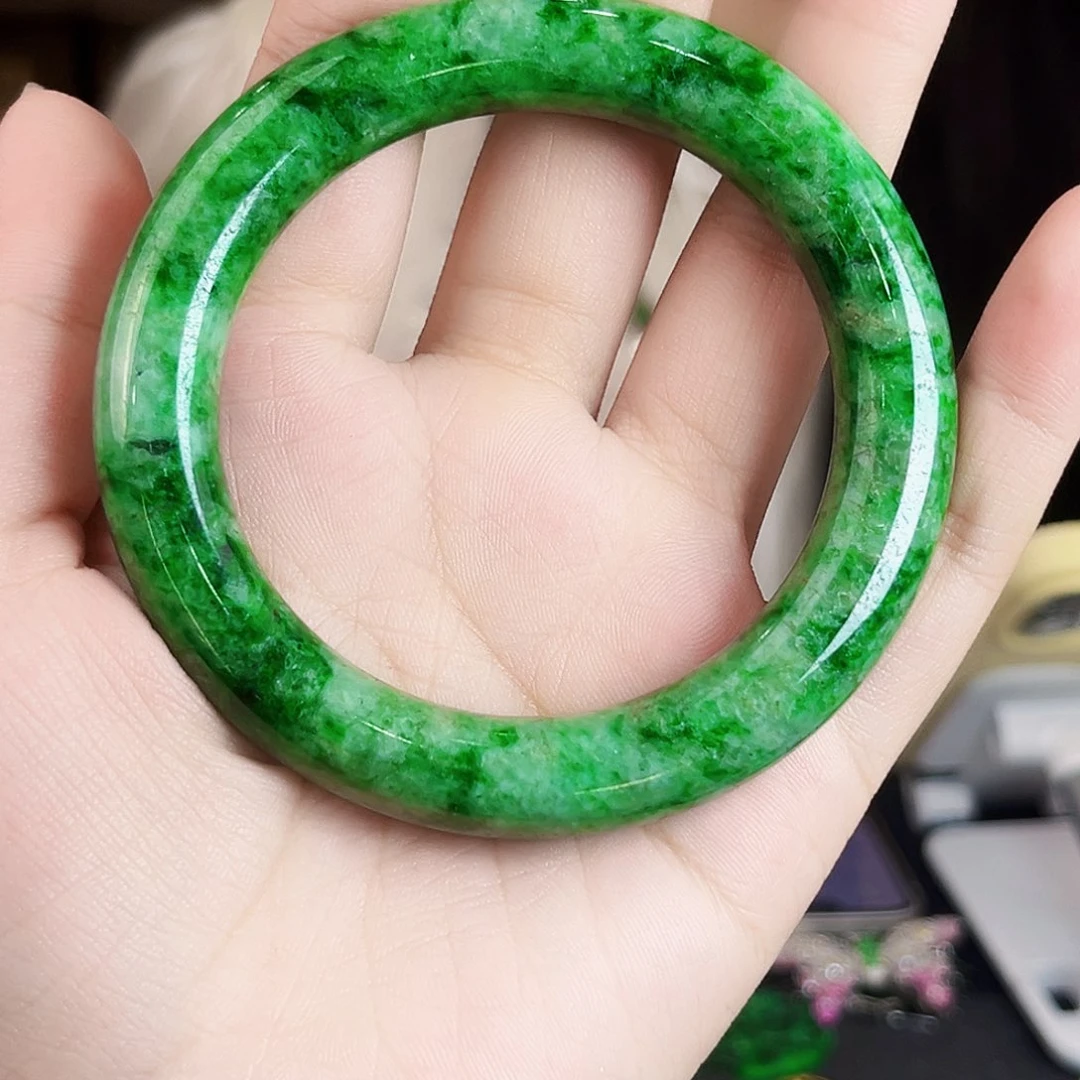 颈饰未镶嵌翡翠多样性