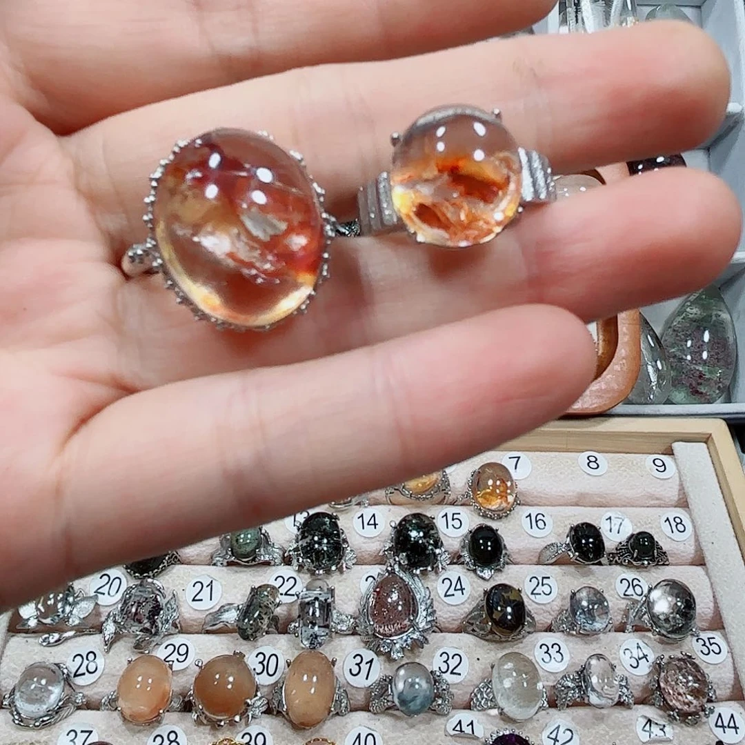 与***尘未镶嵌颈饰水晶水晶