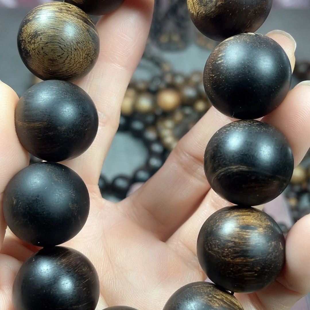 举***往沉香手串白棋瘤疤
