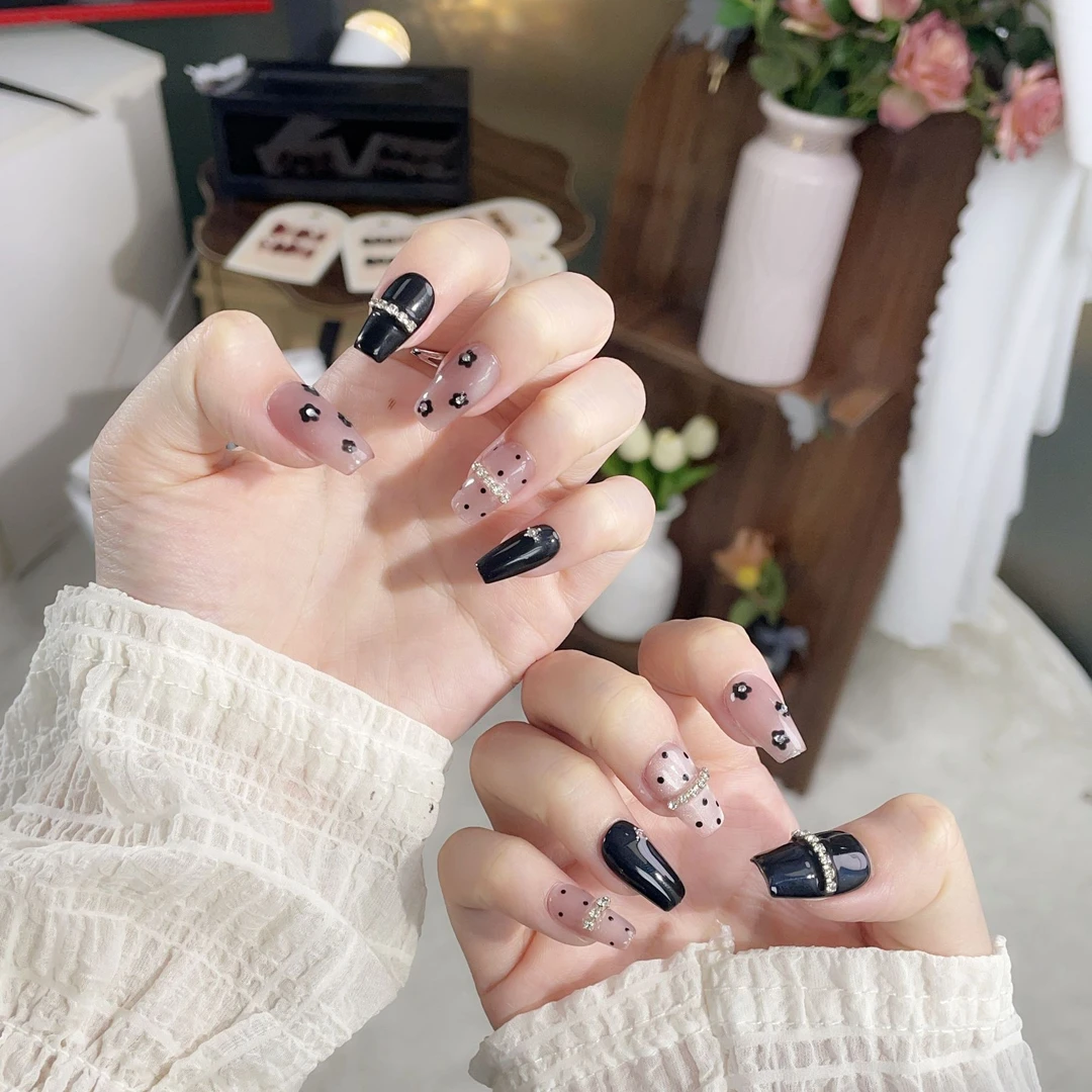 【黑白love】纯手工穿戴甲定制显白高级美甲轻奢百搭简约美甲贴片