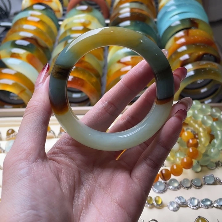 蛇纹石玉手镯未镶嵌风*