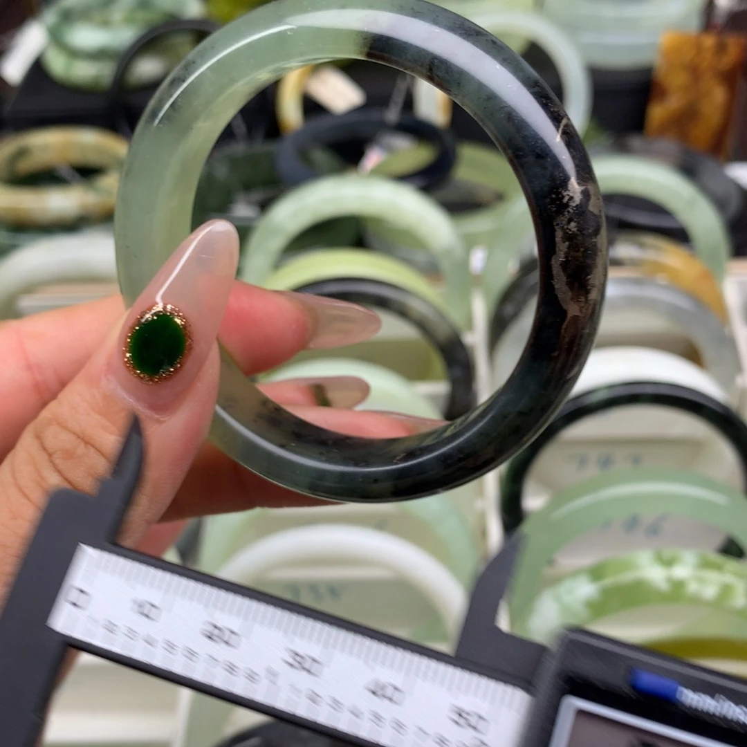 蛇纹石玉未镶嵌手镯724