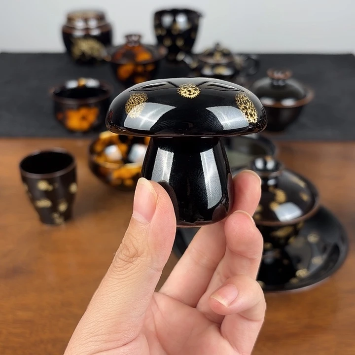 瓷点彩鹧鸪斑蘑菇盖置