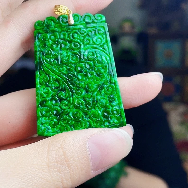 翡翠18K金镶嵌颈饰多样性