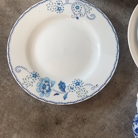 陶瓷8寸平盘一个陶瓷
