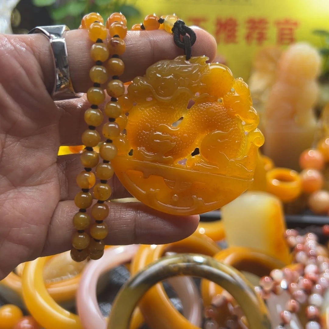 石英质玉未镶嵌颈饰