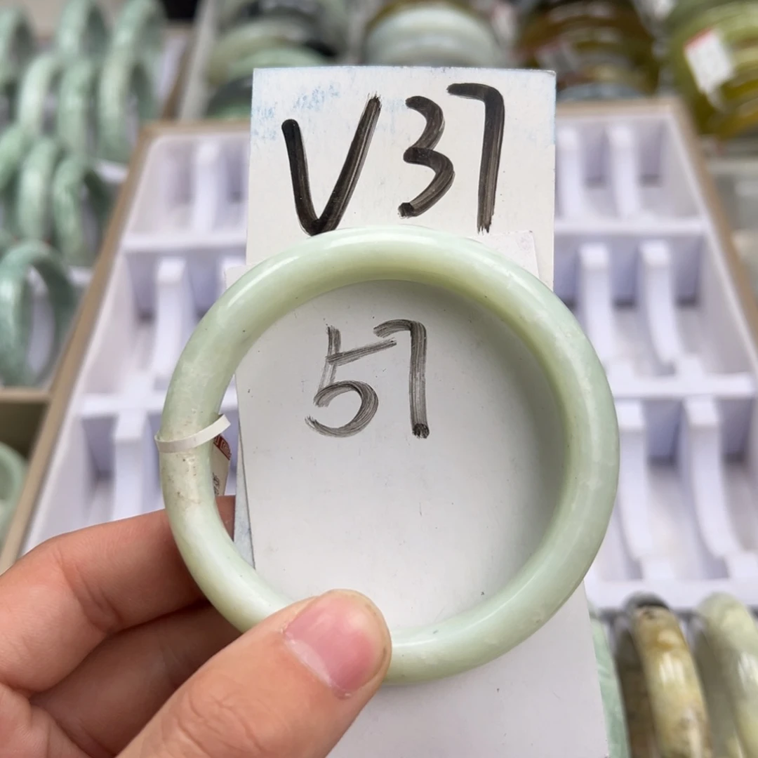 岫玉手镯未镶嵌天然岫玉微瑕