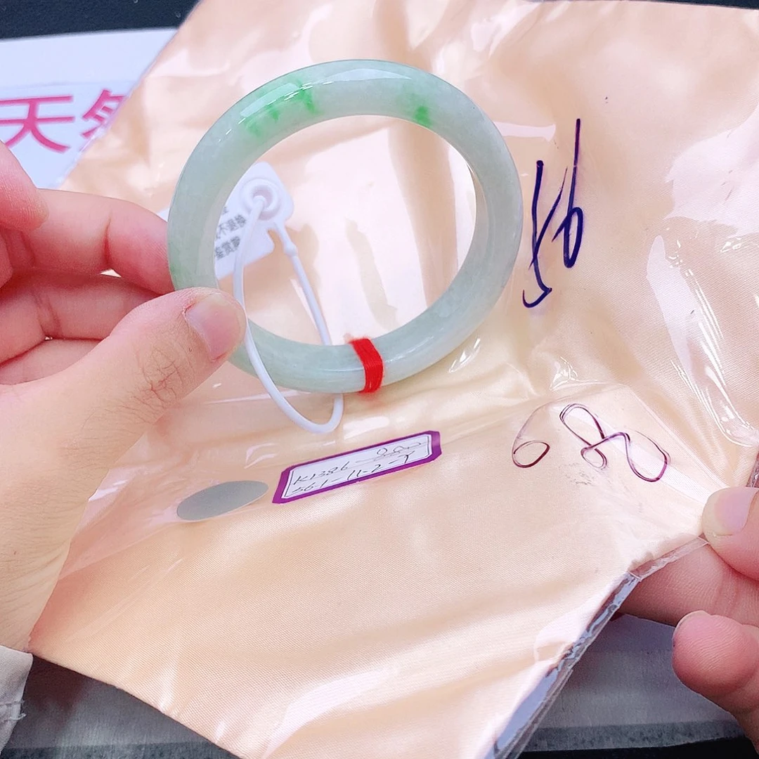 未镶嵌手镯翡翠我