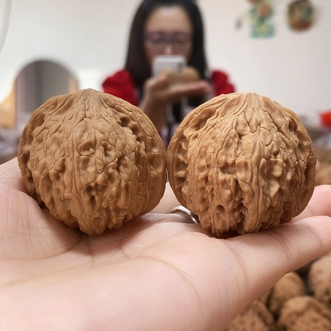 吊坠文玩核桃绣球42返油了