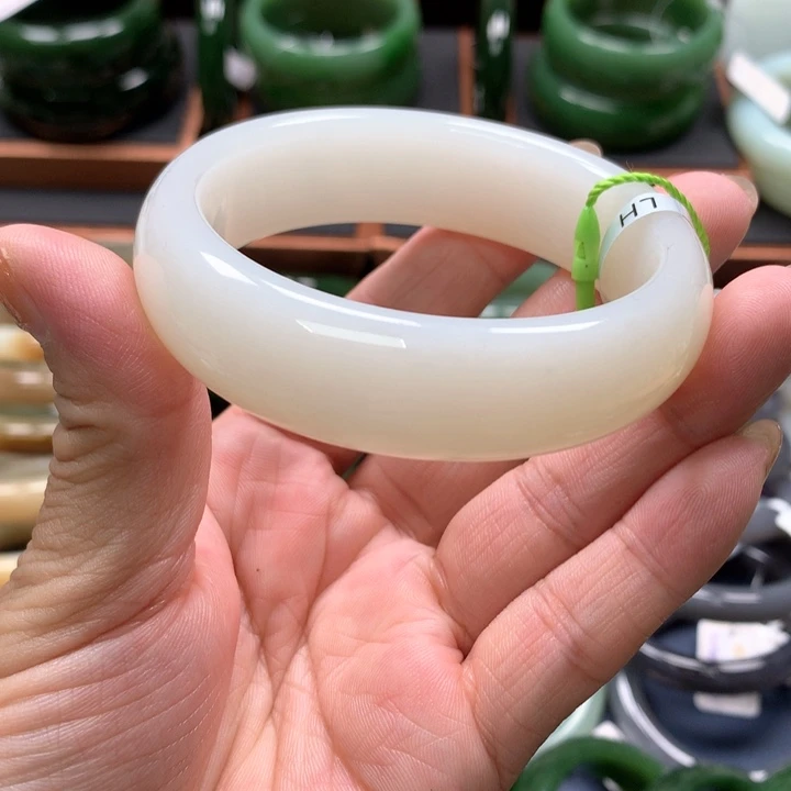 【闪购商品】未镶嵌手镯和田玉