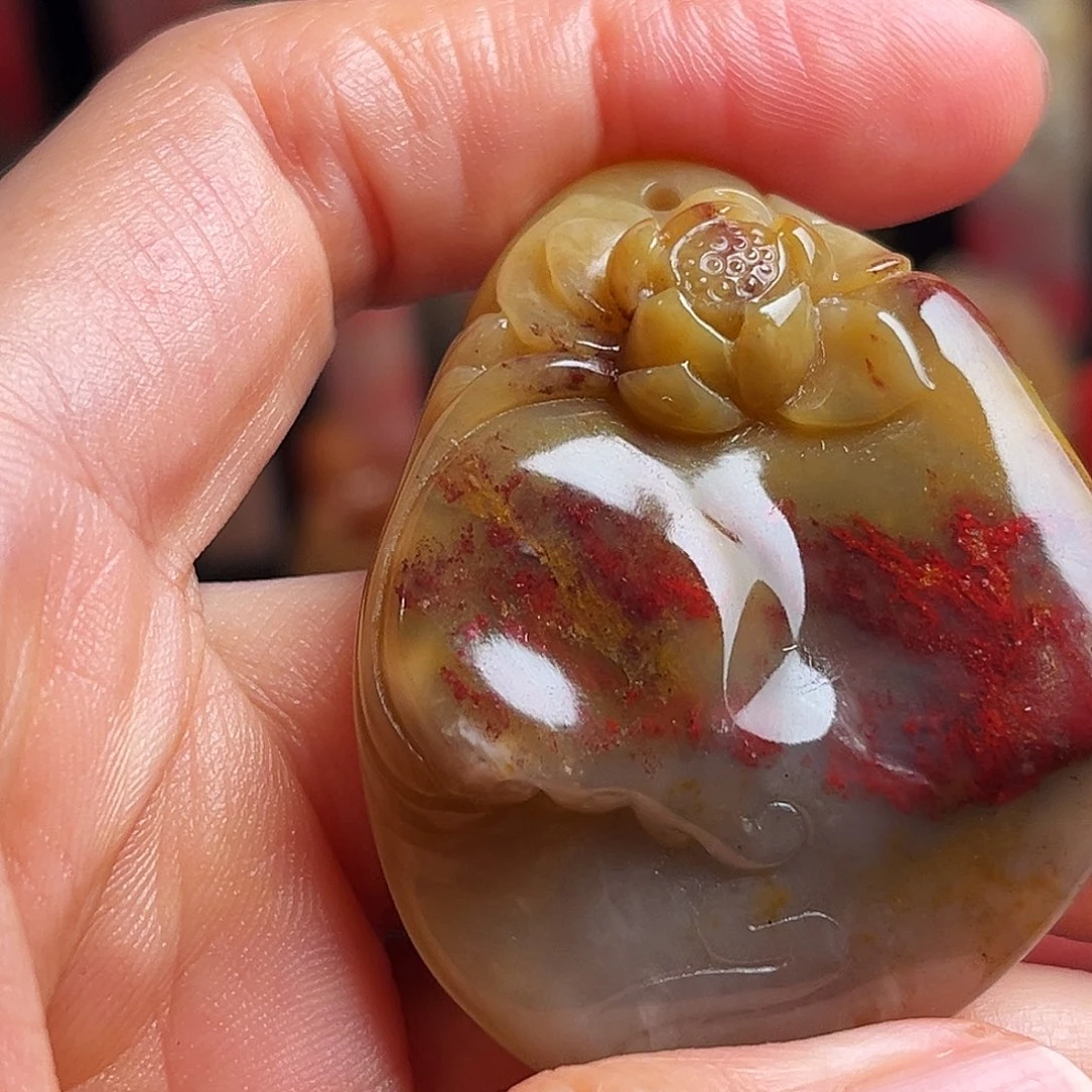 巴林石其他鸡血石挂件