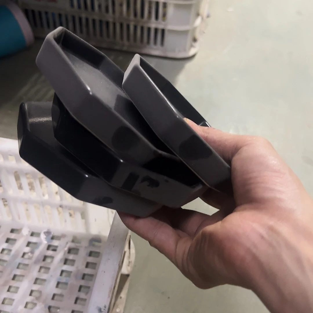 4个3073陶瓷接水盘··