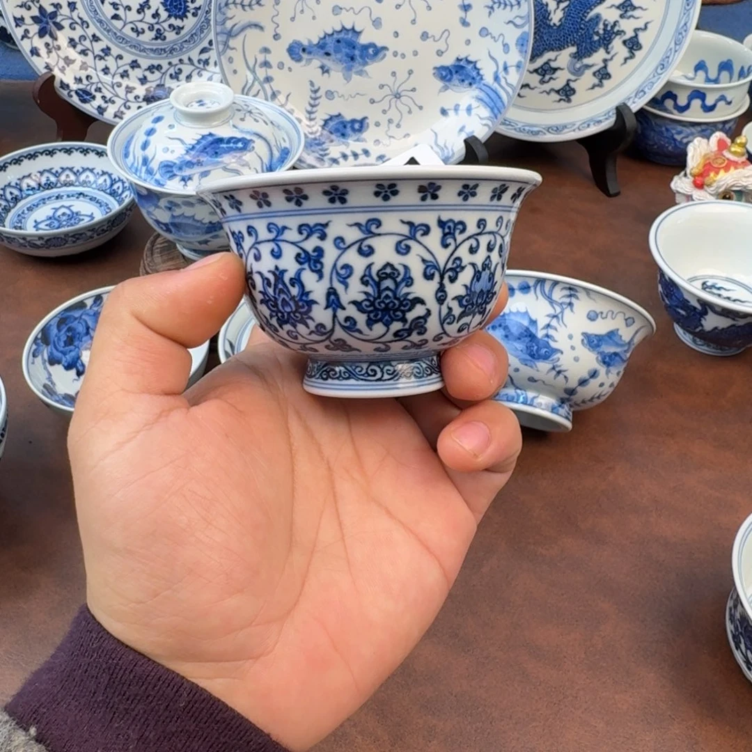 摆件陶微瑕缠枝莲大压手