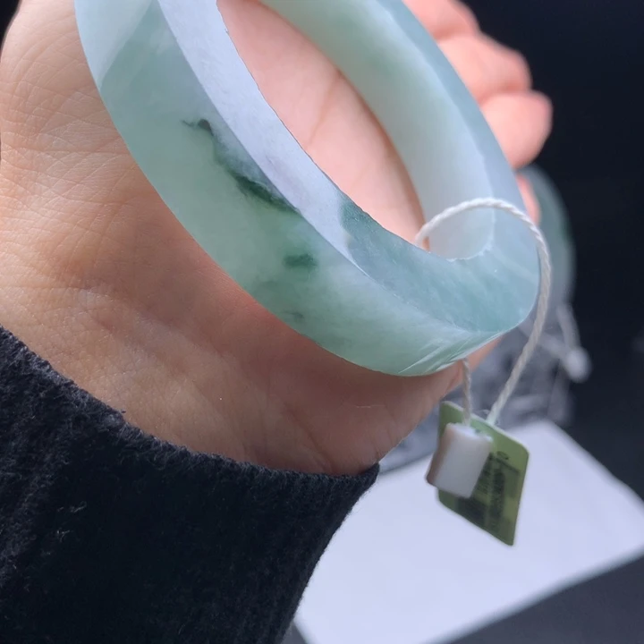 未镶嵌翡翠手镯定制翡翠