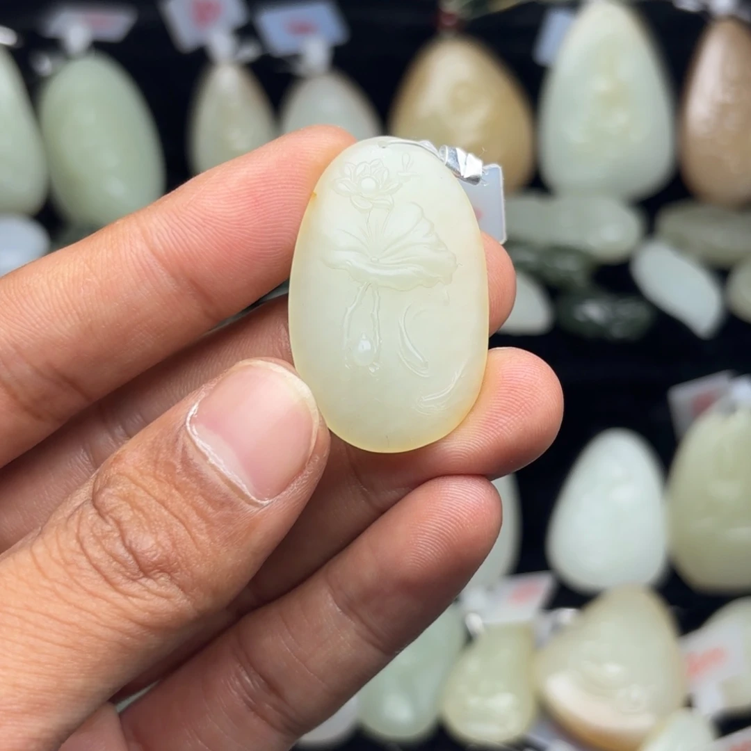 和田玉未镶嵌吊坠(不含链)