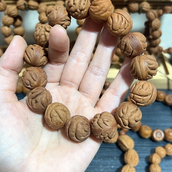 彬***子精品手串制作工艺精湛