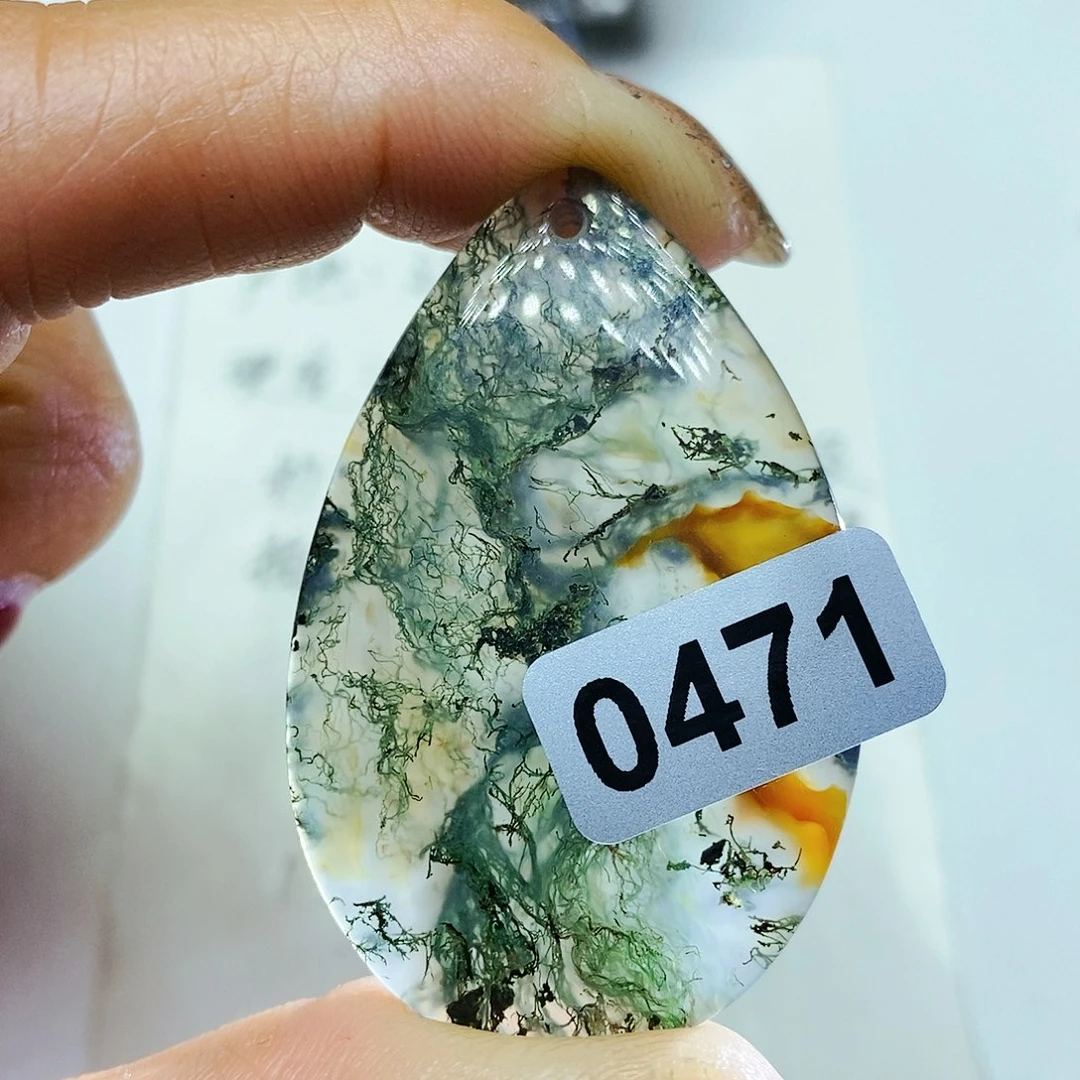 未镶嵌颈饰玛瑙/玉髓鹏****?