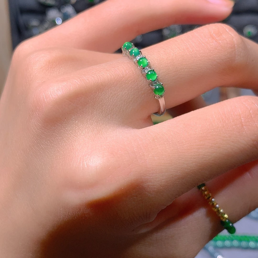 翡翠耳饰未镶嵌天然翡翠