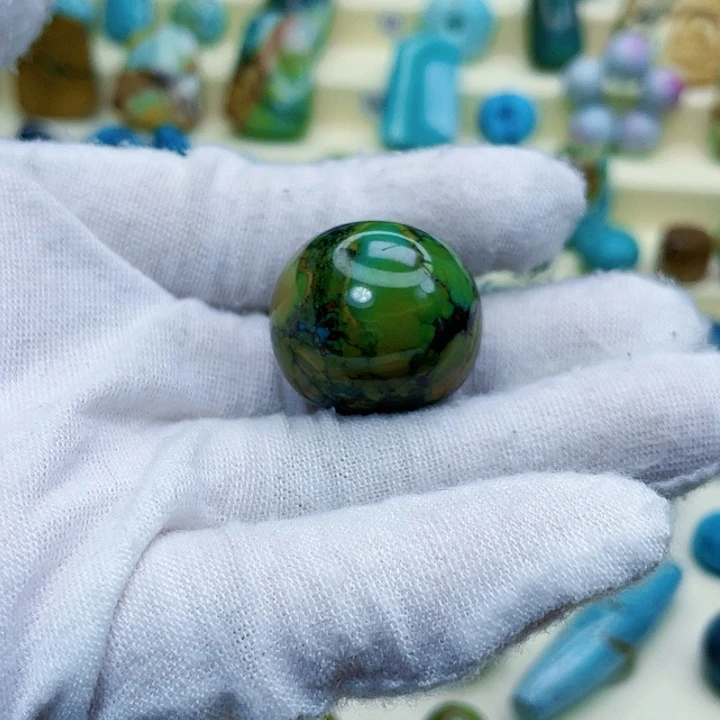 绿松石颈饰未镶嵌空