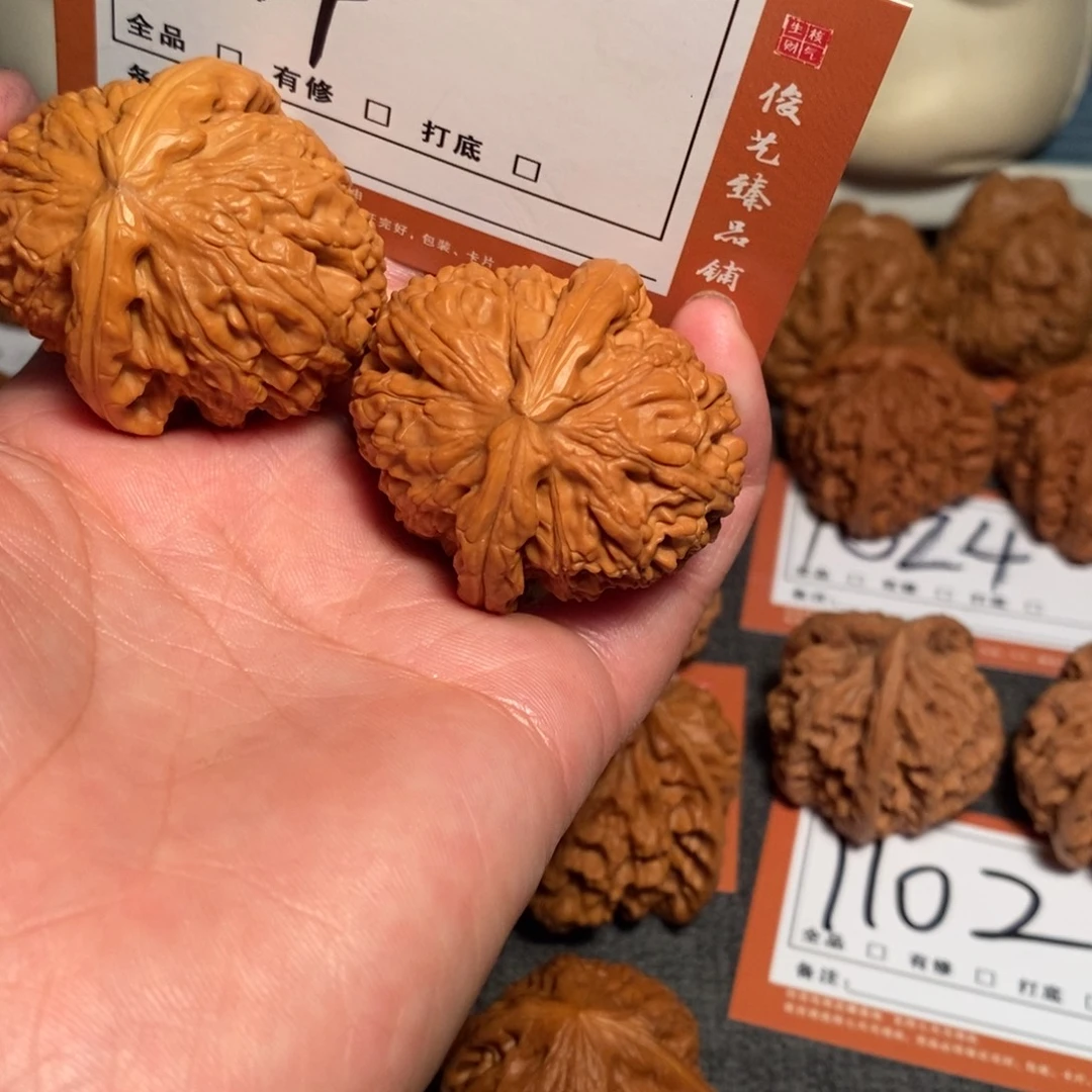文玩核桃吊坠39尺白狮子1014
