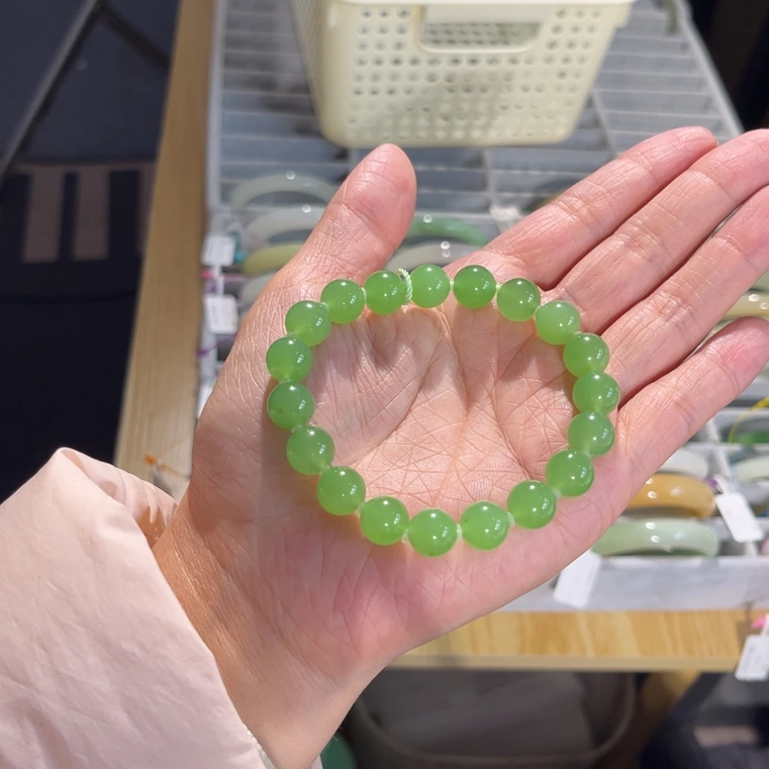 和田玉未镶嵌手镯   「翠青、翠青、」