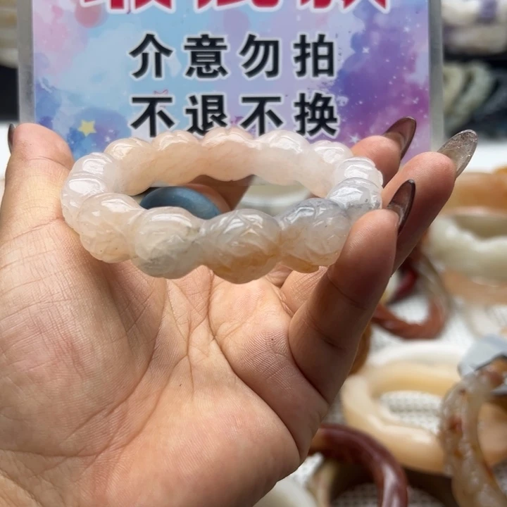 未镶嵌手镯石英岩玉