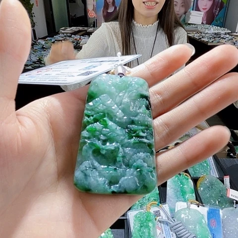翡翠未镶嵌颈饰翡翠