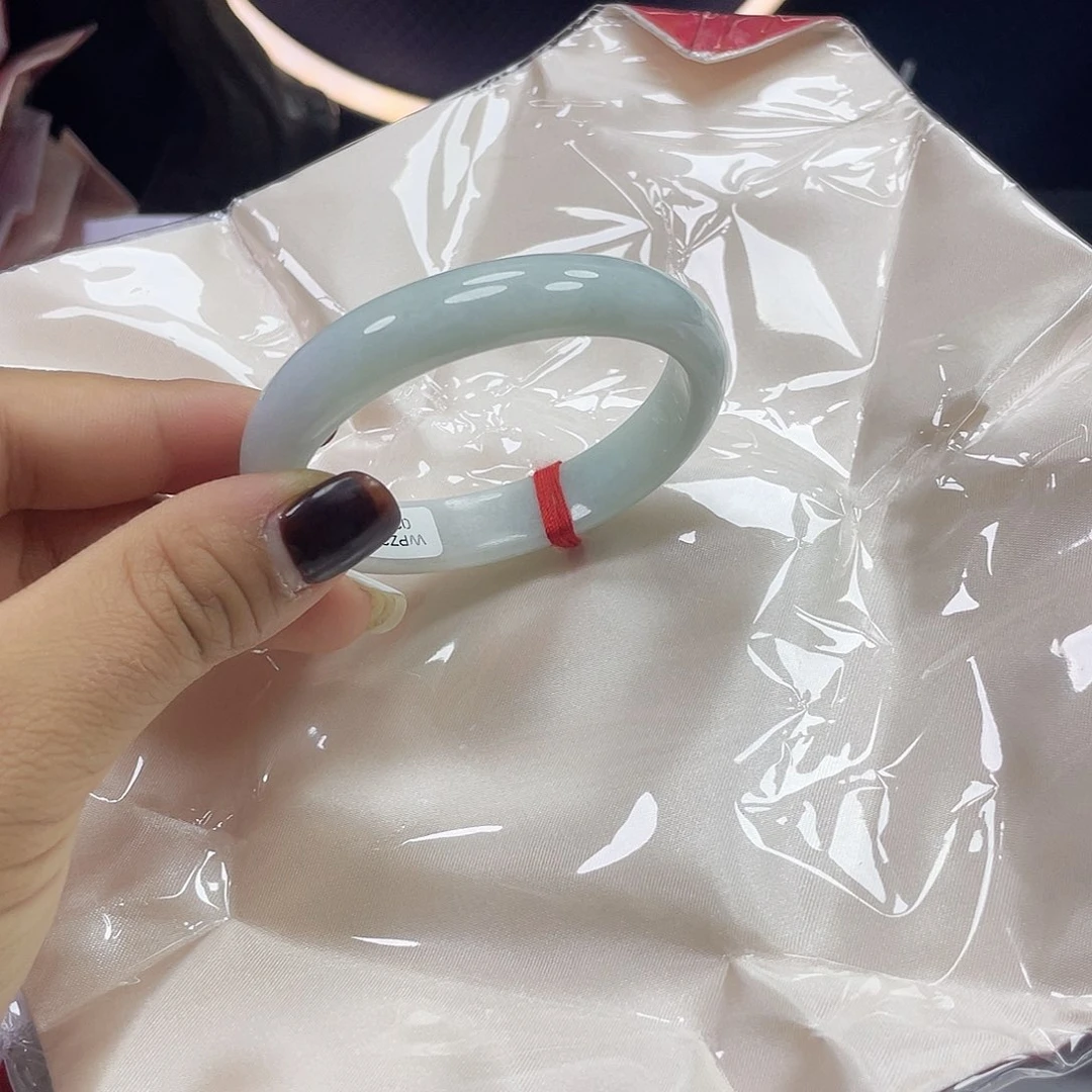 未镶嵌手镯翡翠贵妃