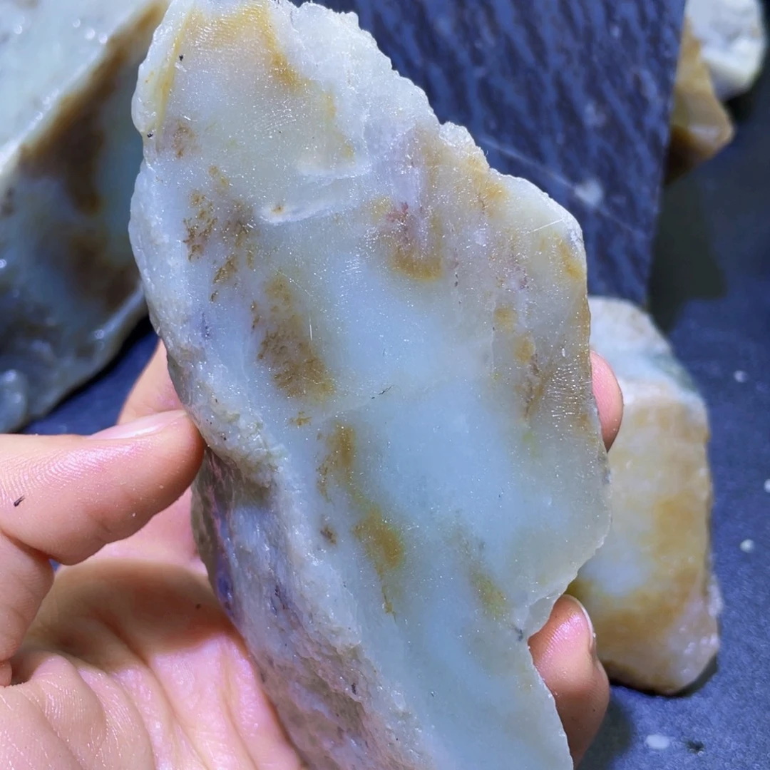 和田玉未镶嵌珠宝半成品