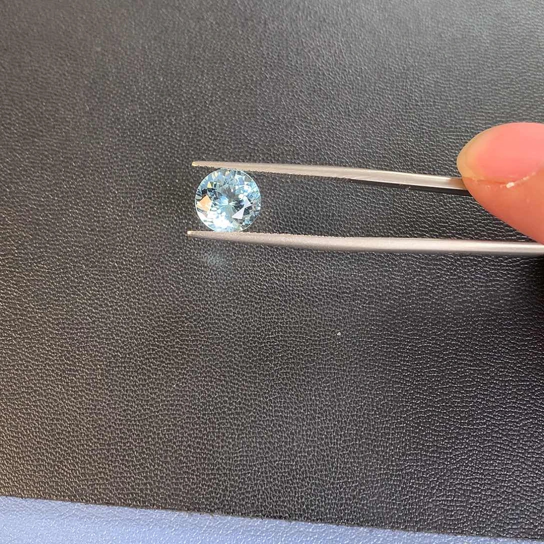 海蓝宝石笔搁未镶嵌2.2卡 圣玛利亚