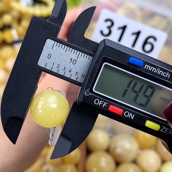 蜜蜡未镶嵌珠宝奇石