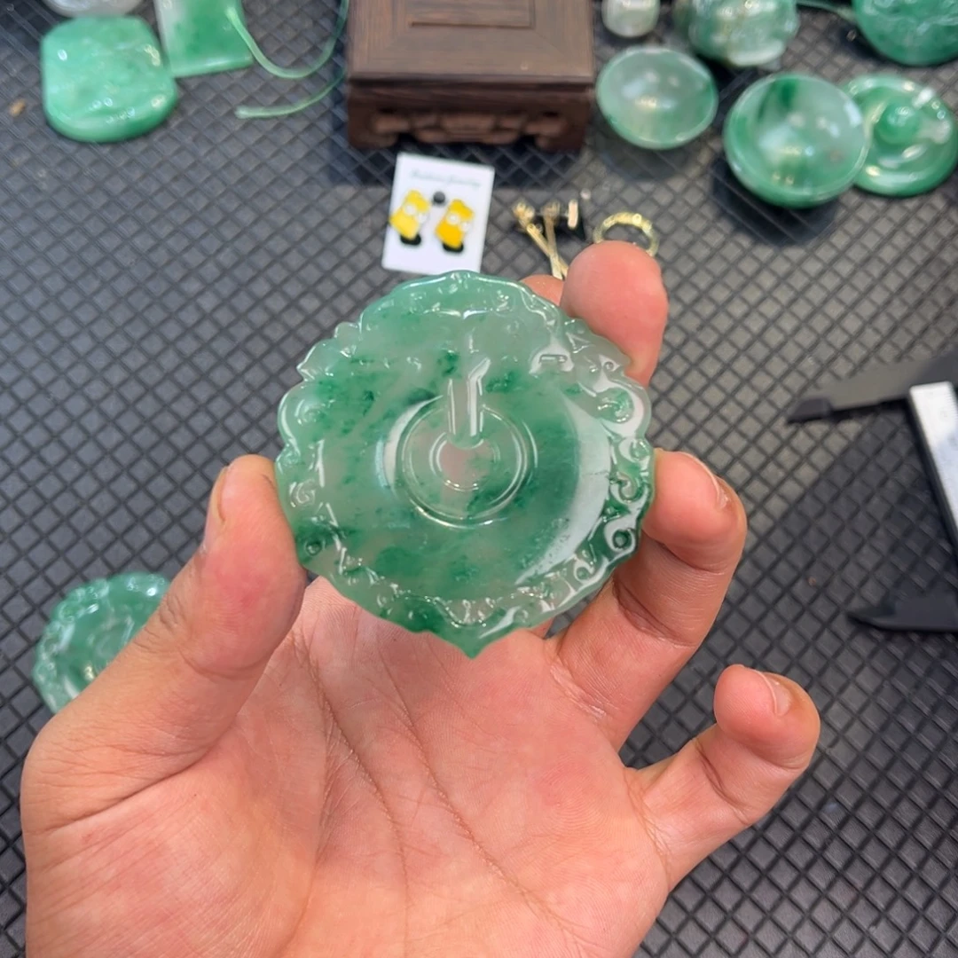 未镶嵌天然非洲翠非洲翠石英质玉（非洲翠）
