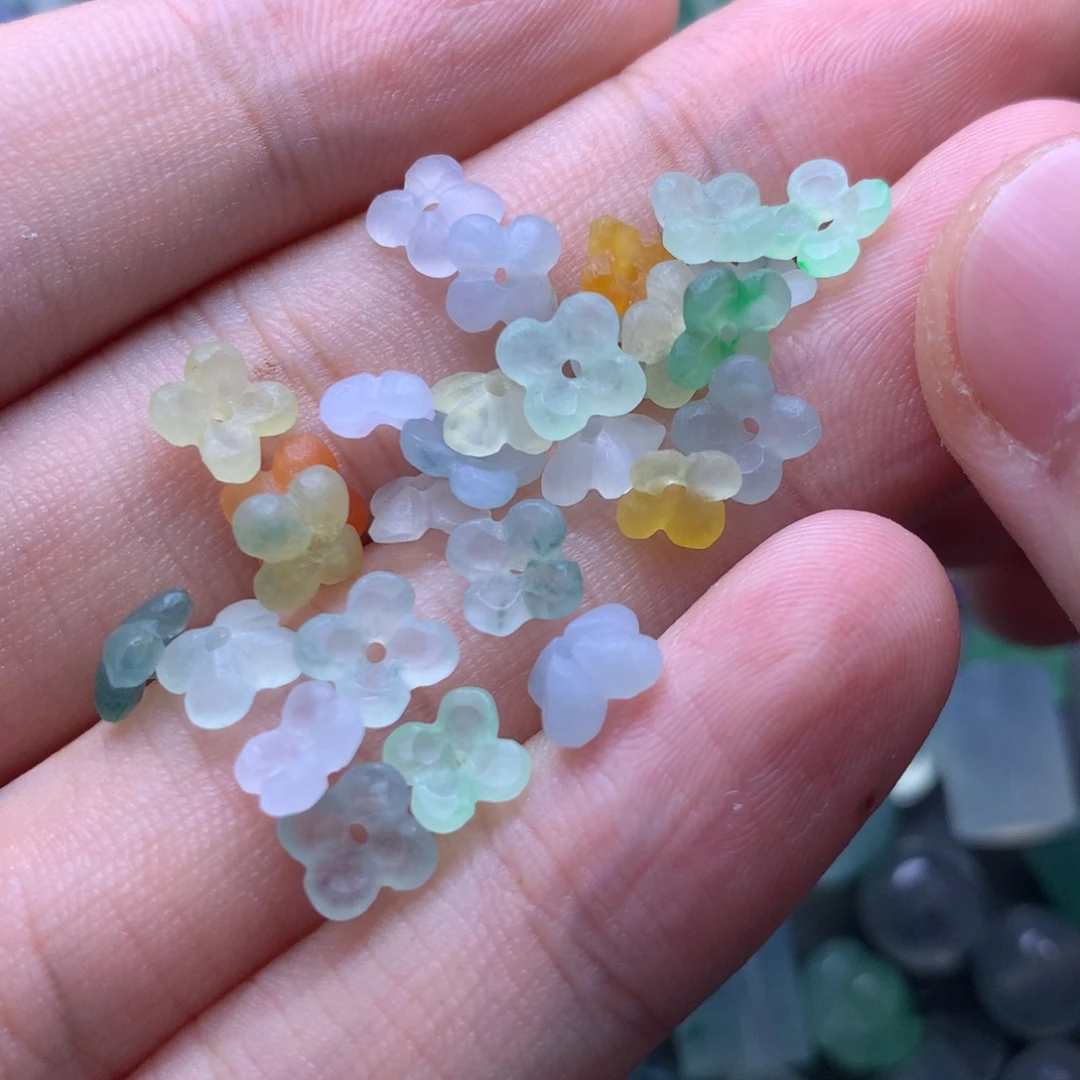 定制翡翠未镶嵌挂件