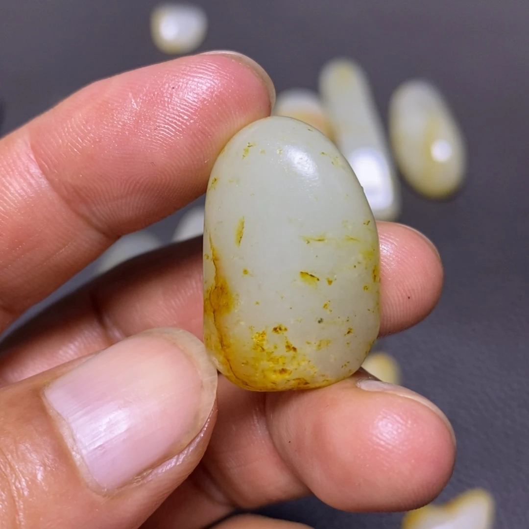 未镶嵌和田玉（糖玉）挂件