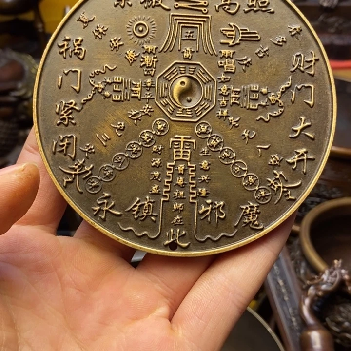 铜器摆件做工精良