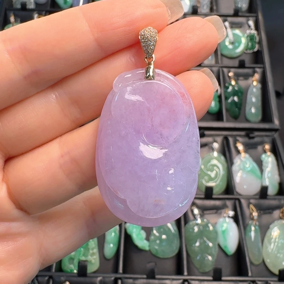 翡翠18K金镶嵌颈饰如意