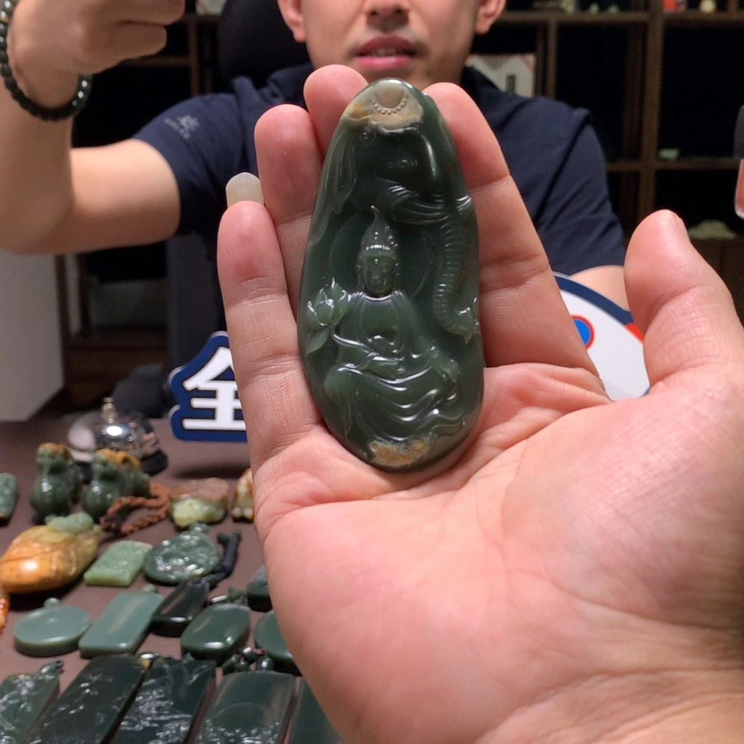 毕***玉岫岩河磨玉（透闪石质玉）未镶嵌颈饰