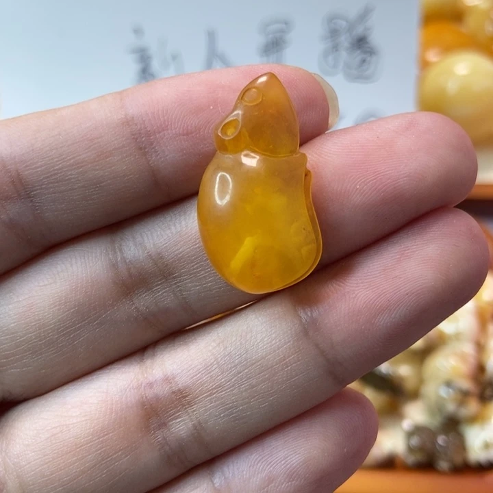 琥珀未镶嵌珠宝奇石