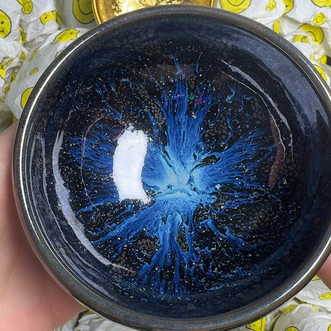 茶盏说嗯在说是一个集